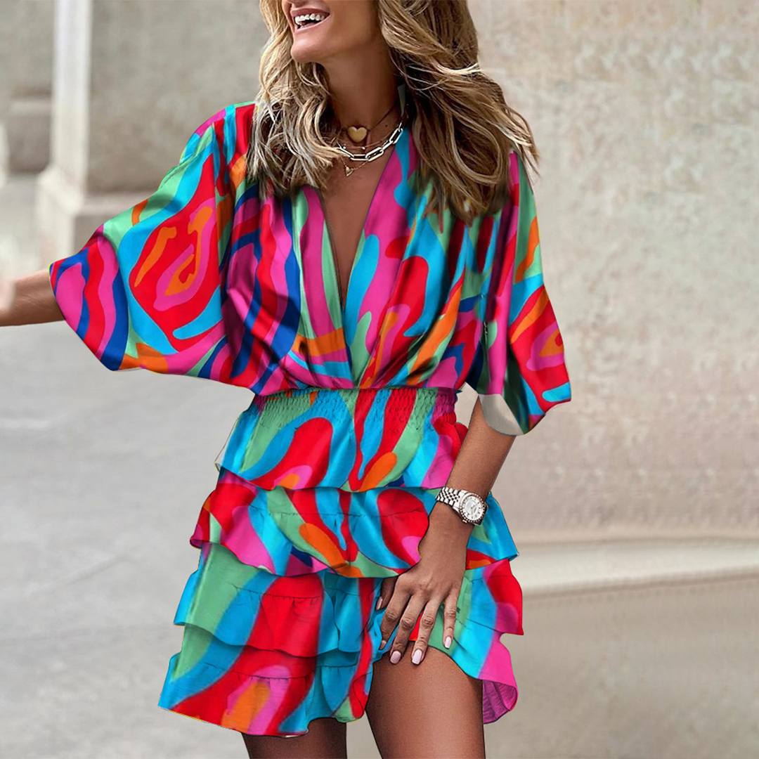 Robe courte à col en V et motif géométrique