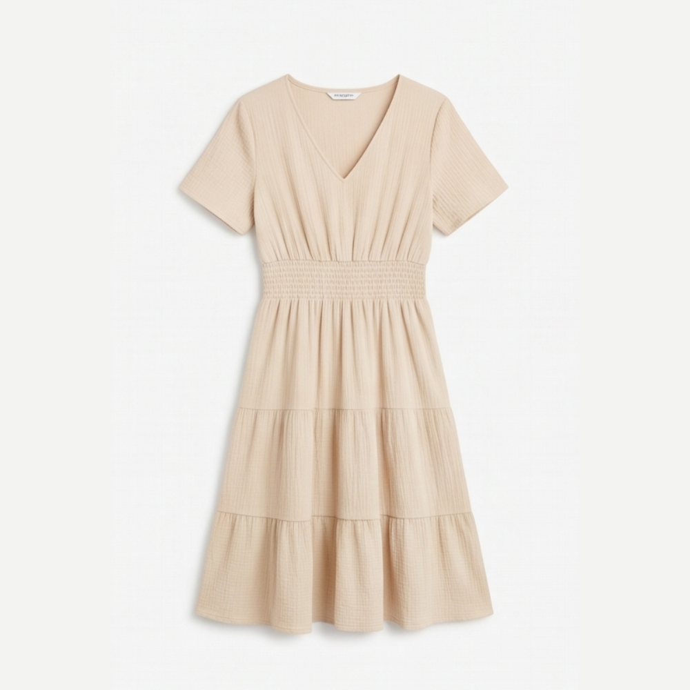 Robe courte à taille smockée et volants étagés