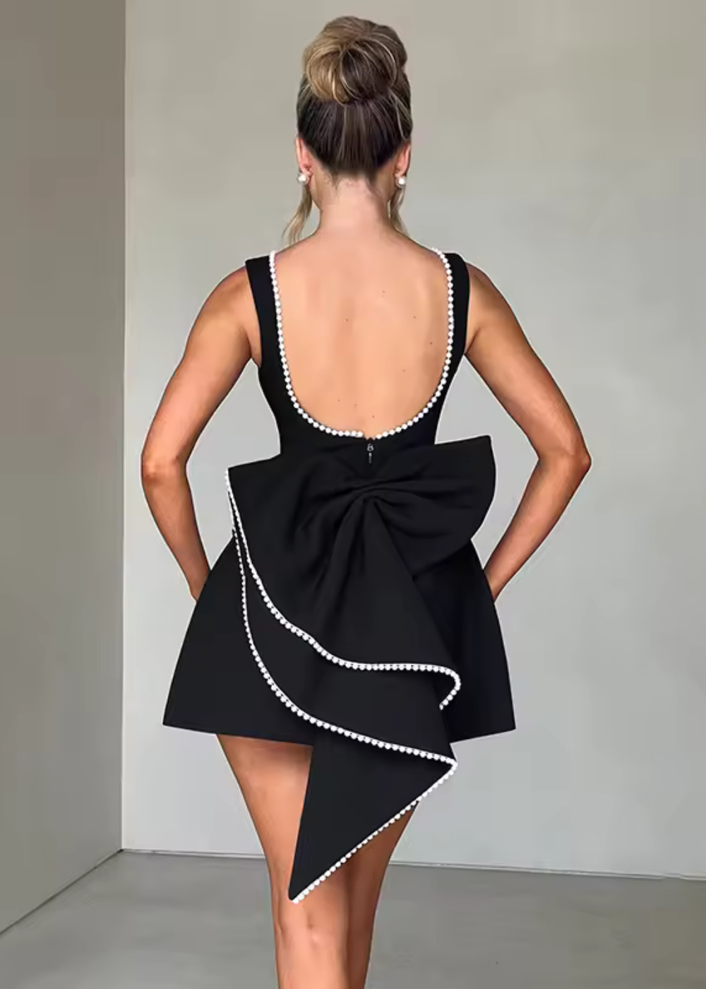 Robe courte - tenue de soirée élégante