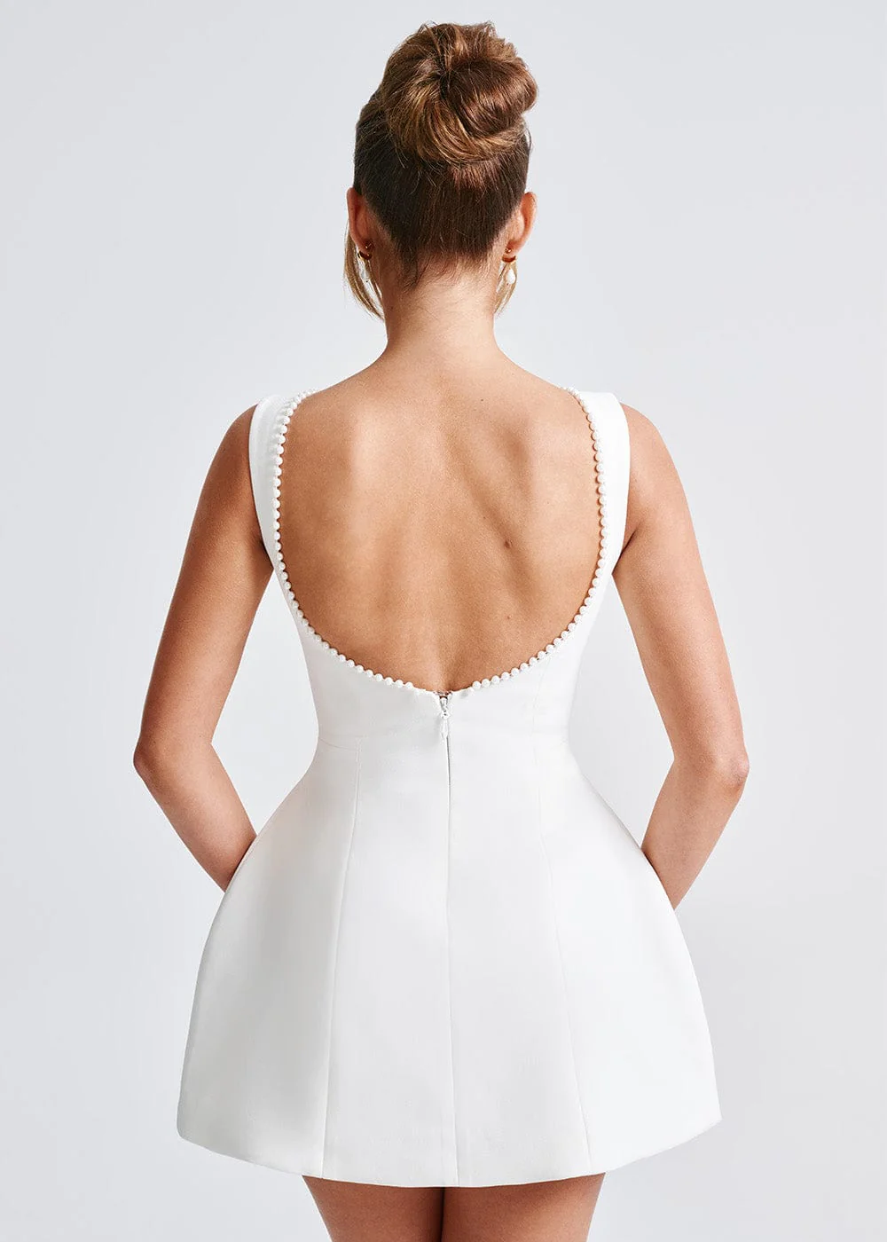Robe courte - tenue de soirée élégante
