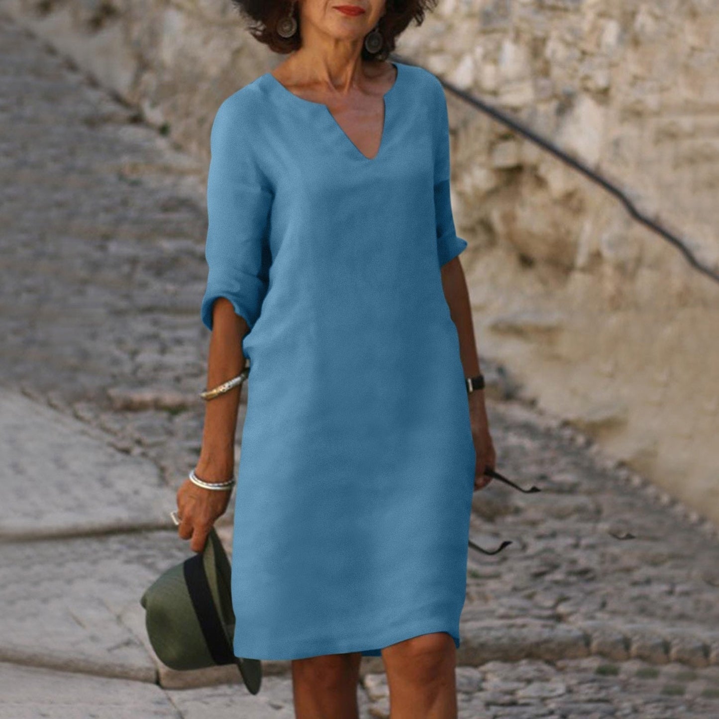 Robe d'été élégante avec col en V