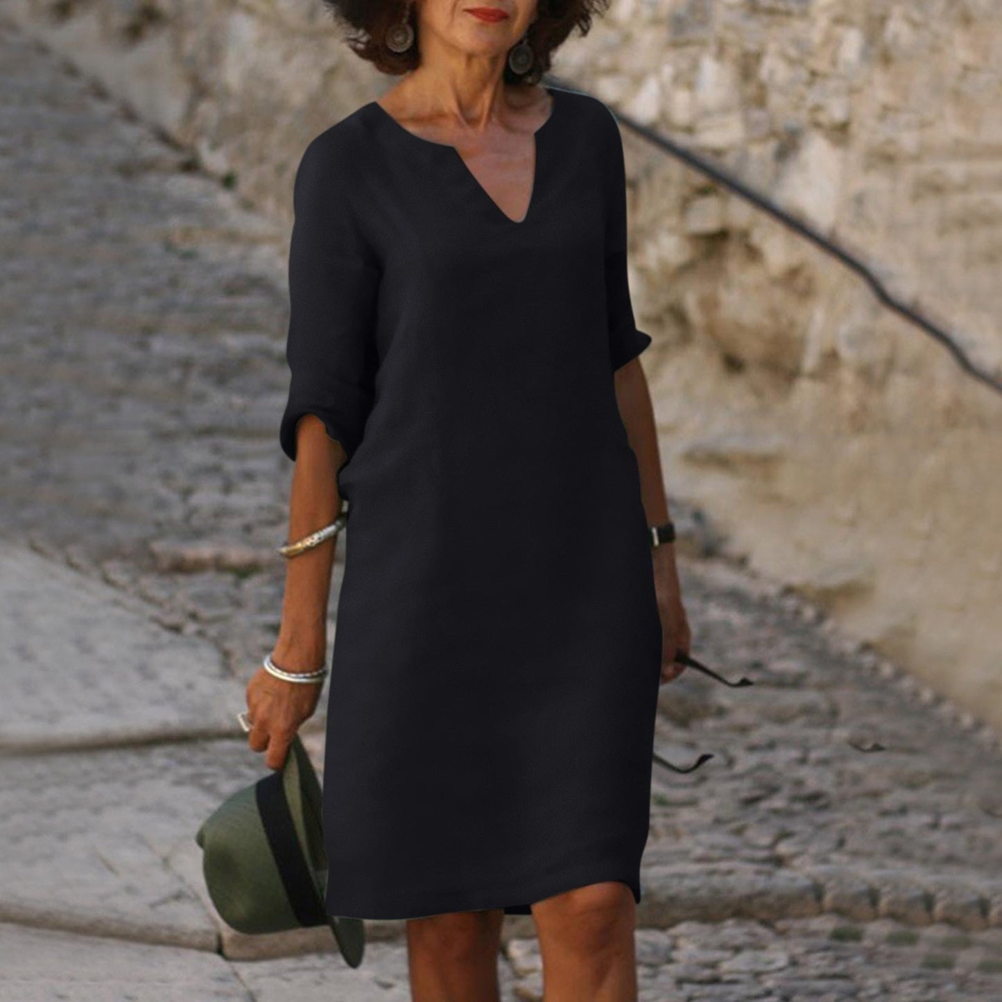Robe d'été élégante avec col en V