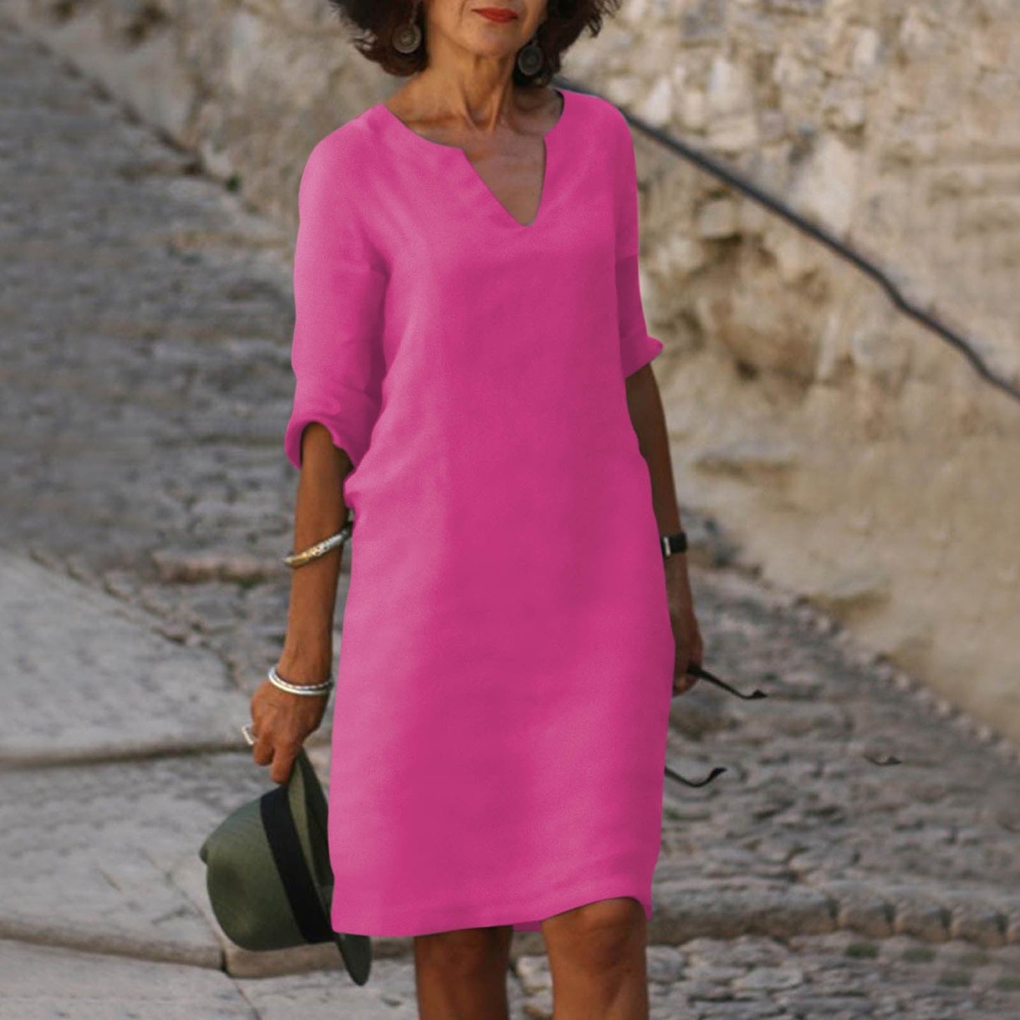 Robe d'été élégante avec col en V