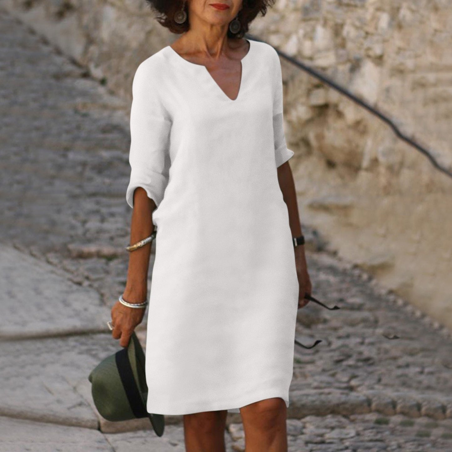 Robe d'été élégante avec col en V