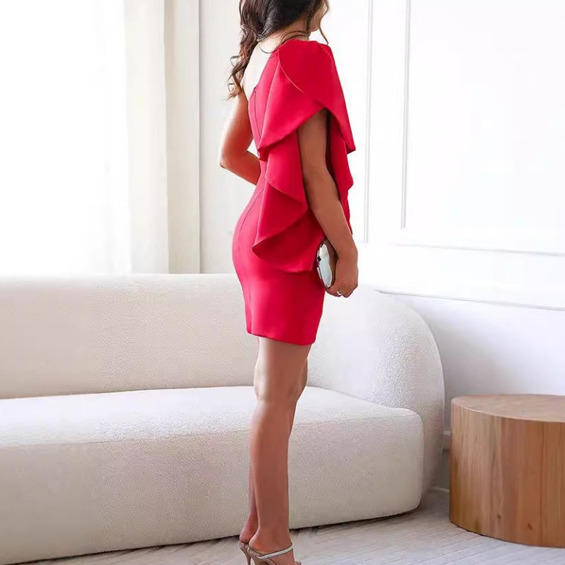 Robe de cocktail asymétrique pour femme à manche volantée