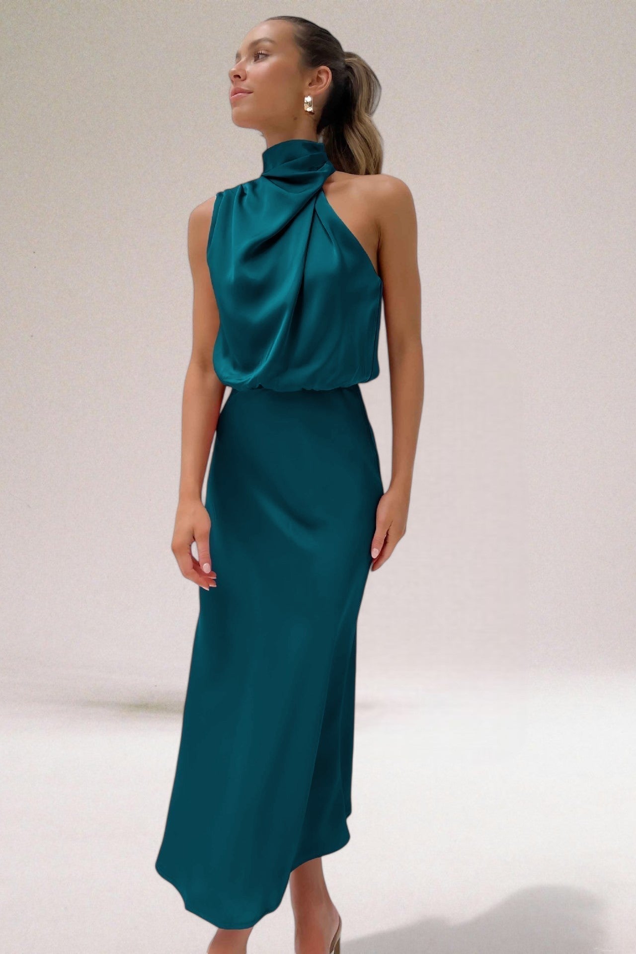 Robe glamour à col américain