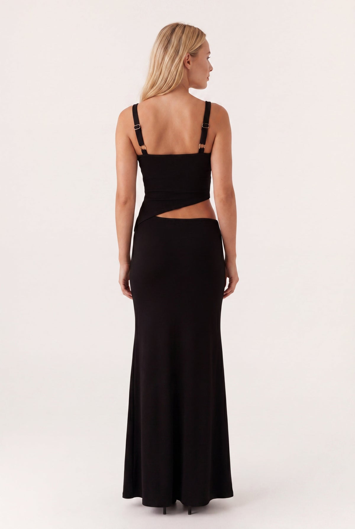 Robe longue dos nu avec détail nœud et finition élégante