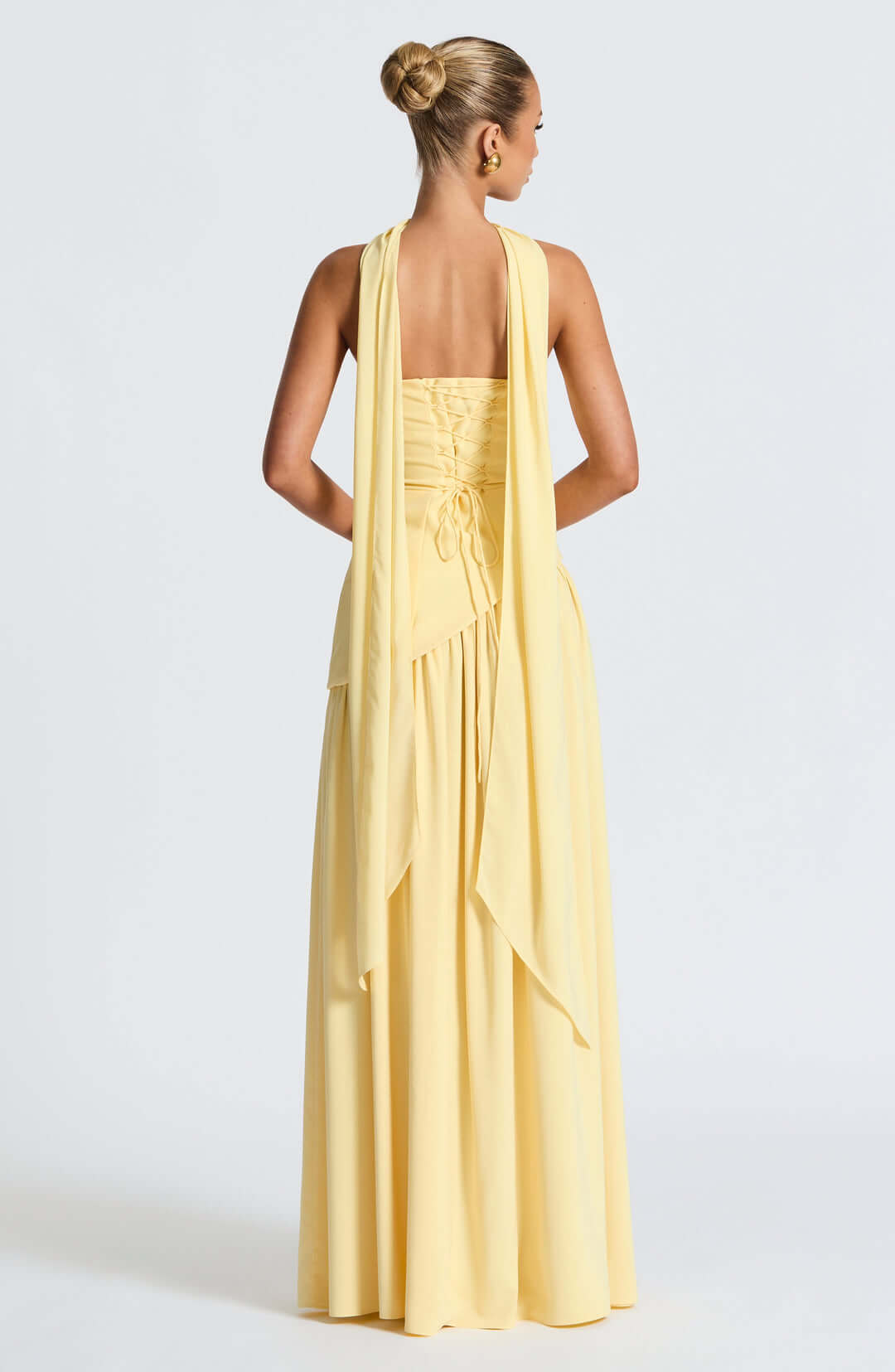 Robe longue sans bretelles avec fente haute
