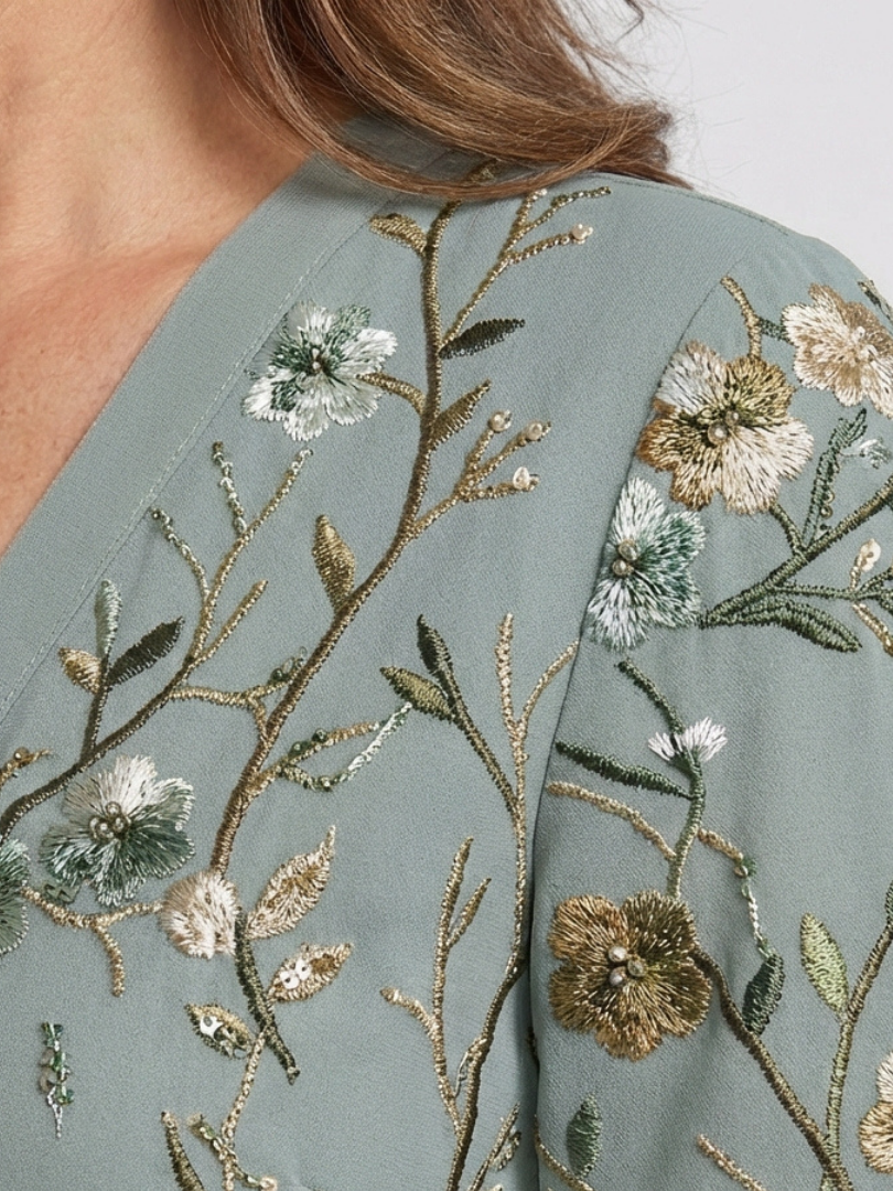 Robe maxi brodée portefeuille pour femme
