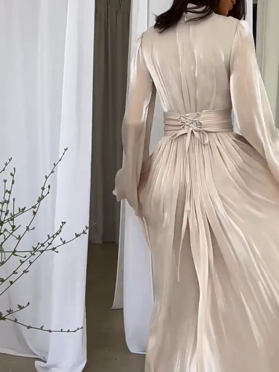 Robe maxi élégante à col montant pour femme