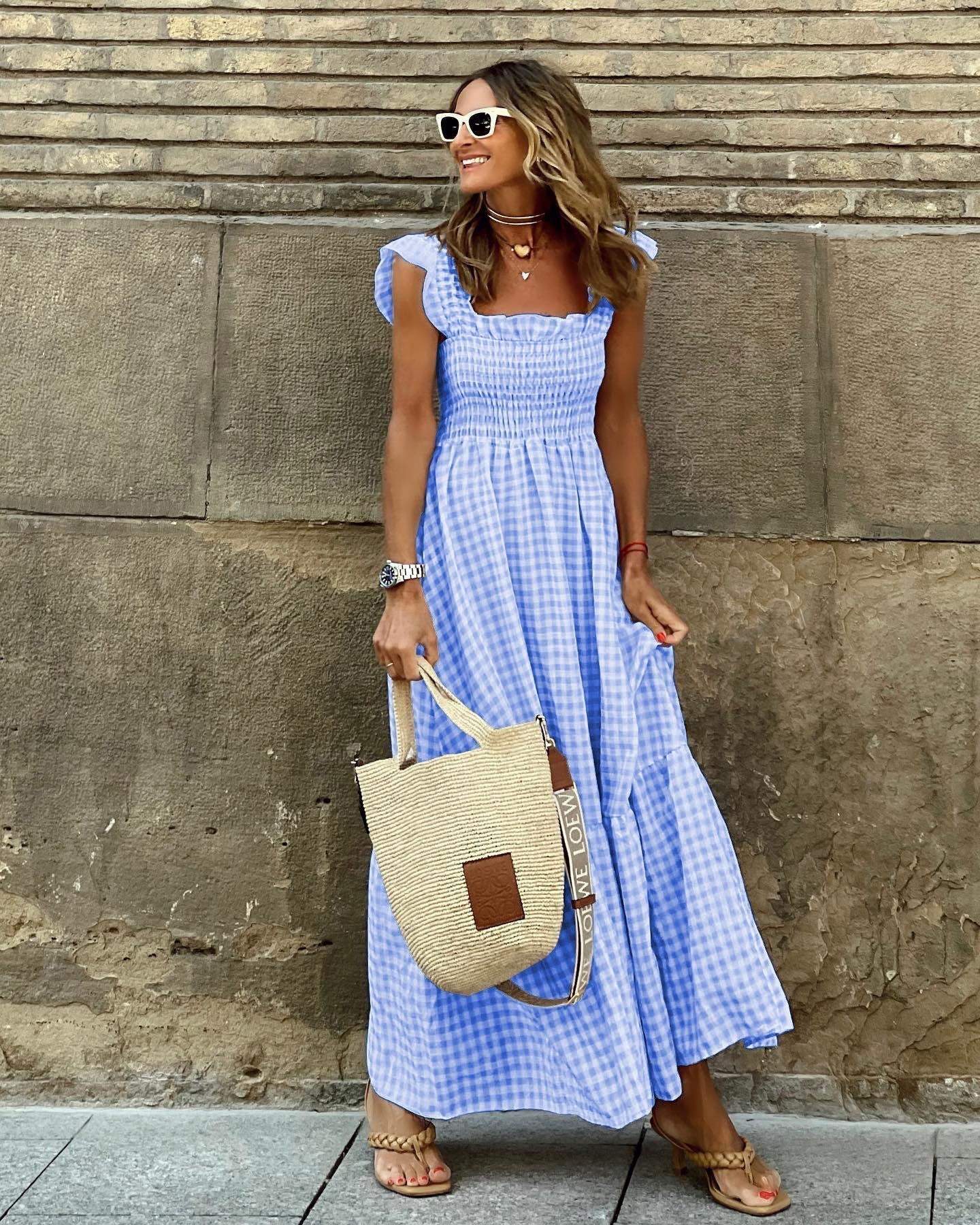 Robe maxi élégante à fronces et manches volantes
