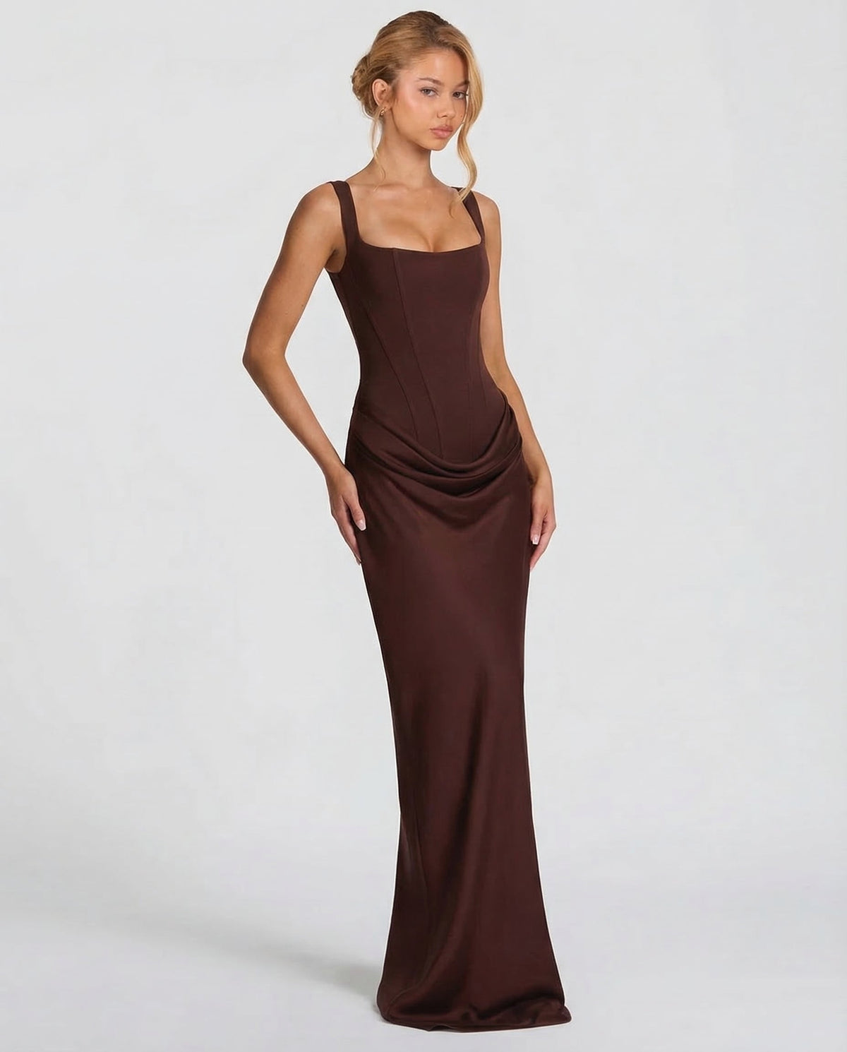 Robe maxi élégante style corset à encolure carrée