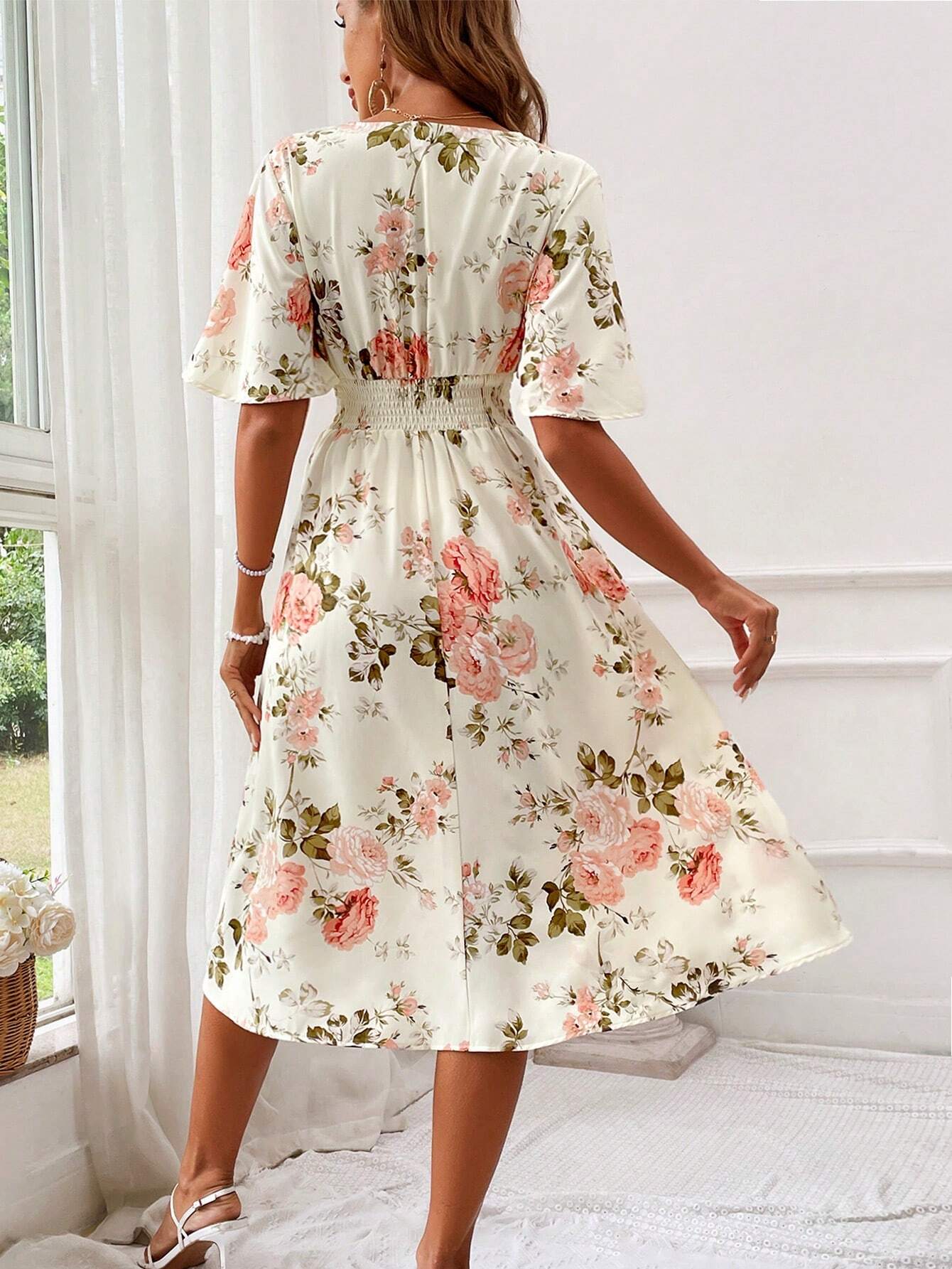 Robe midi évasée à col en V pour femme