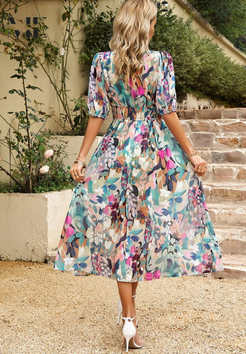 Robe midi fleurie en coupe évasée avec col en V pour femme