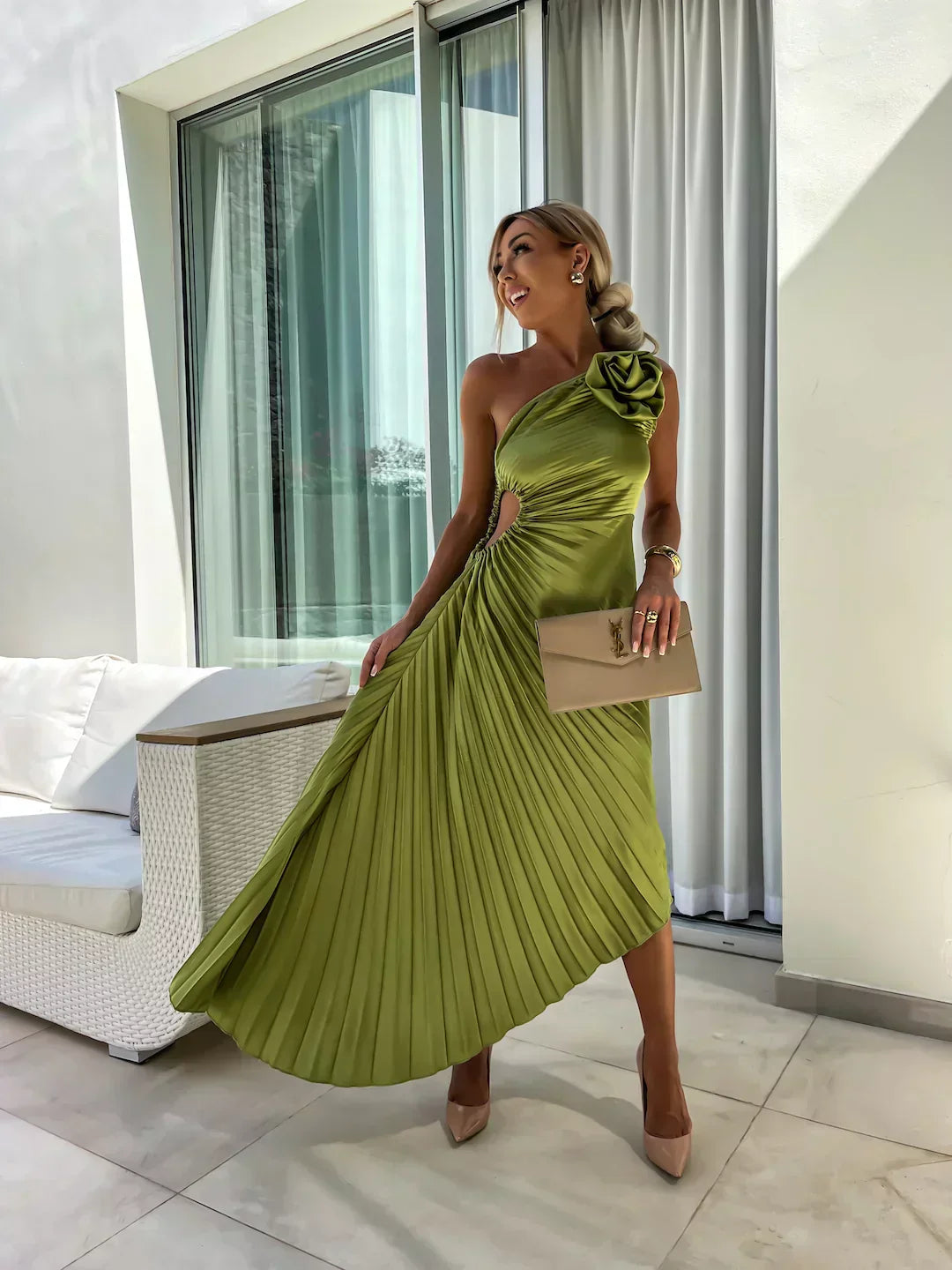 Robe midi plissée asymétrique pour femme