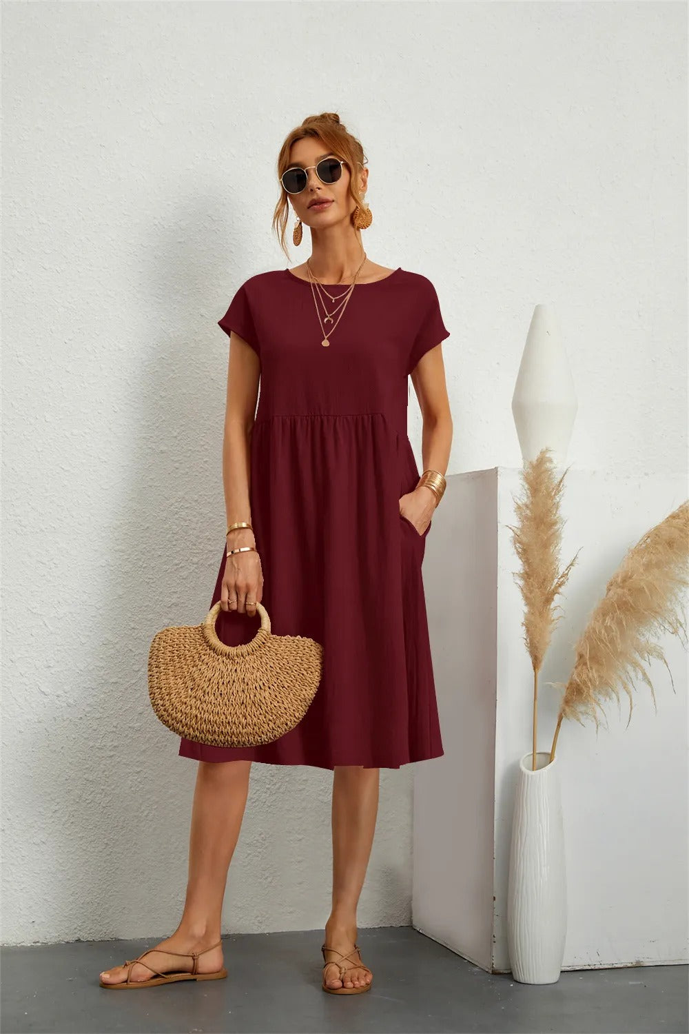 Robe midi trapèze à manches courtes et col rond