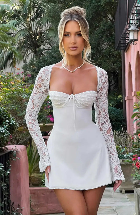 Robe mini évasée en dentelle à manches longues pour femme
