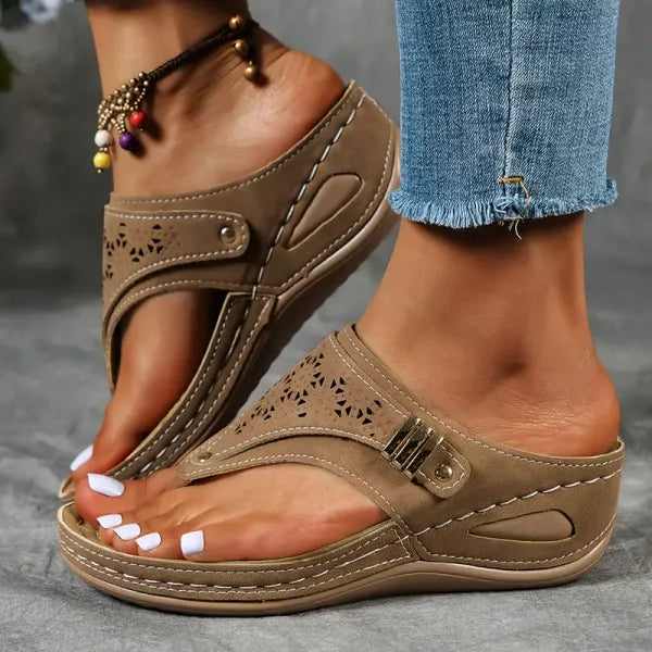 Sandales confortables femme à talon compensé