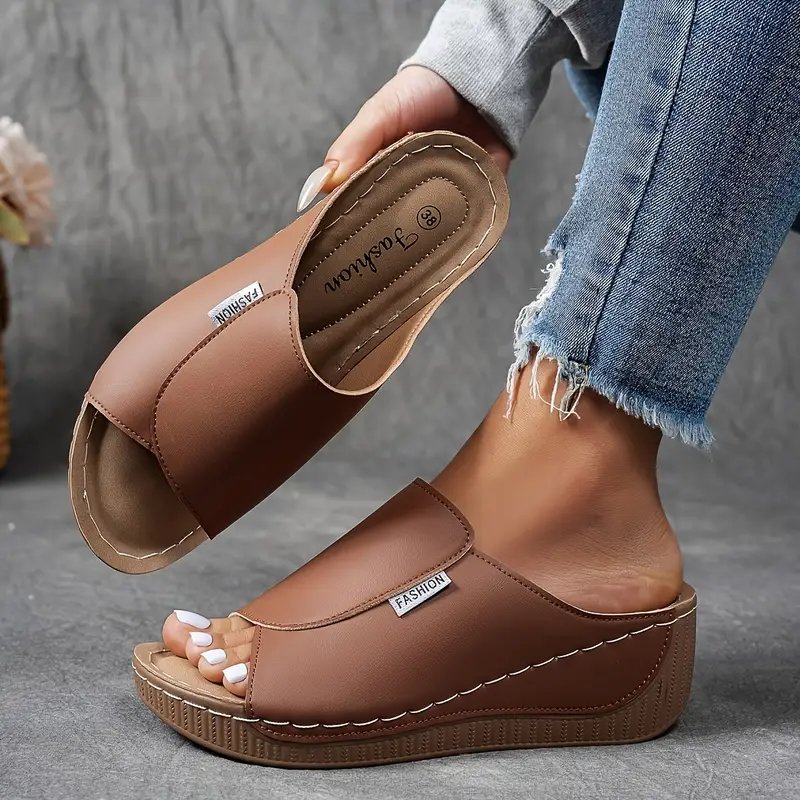 Sandales femme à enfiler compensées