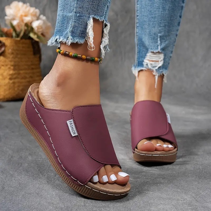 Sandales femme à enfiler compensées