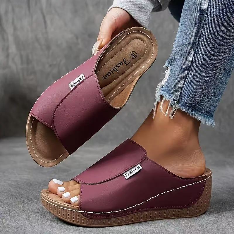 Sandales femme à enfiler compensées