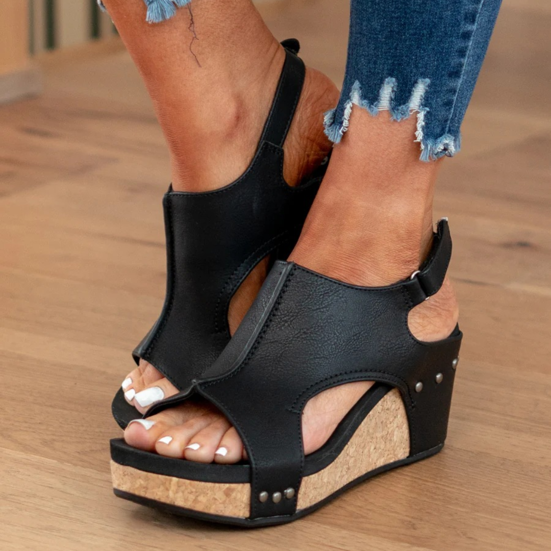Sandales orthopédiques femme à talon compensé avec clous