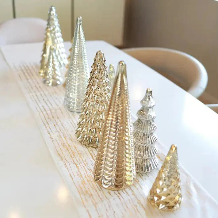 Sapins de Noël soufflés à la main en verre rempli de gaz avec éclairage LED chaleureux