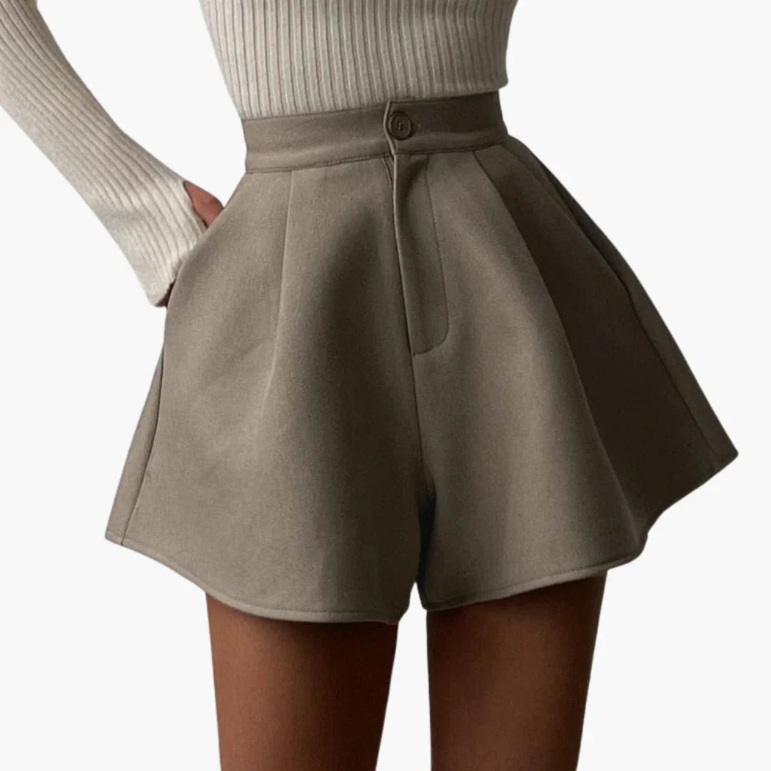 Short de femme élégant d'été coupe ample avec pinces