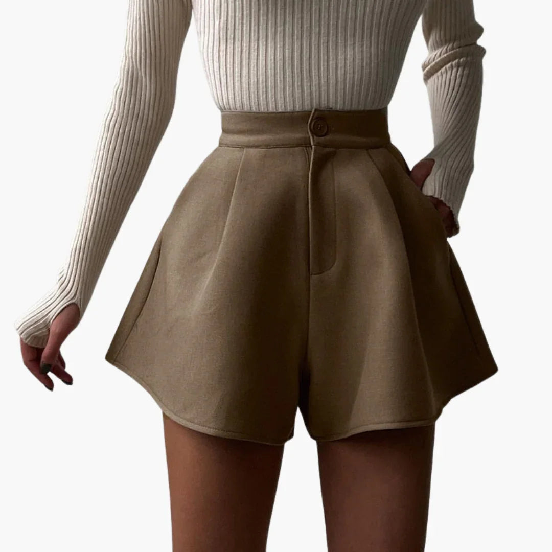 Short de femme élégant d'été coupe ample avec pinces