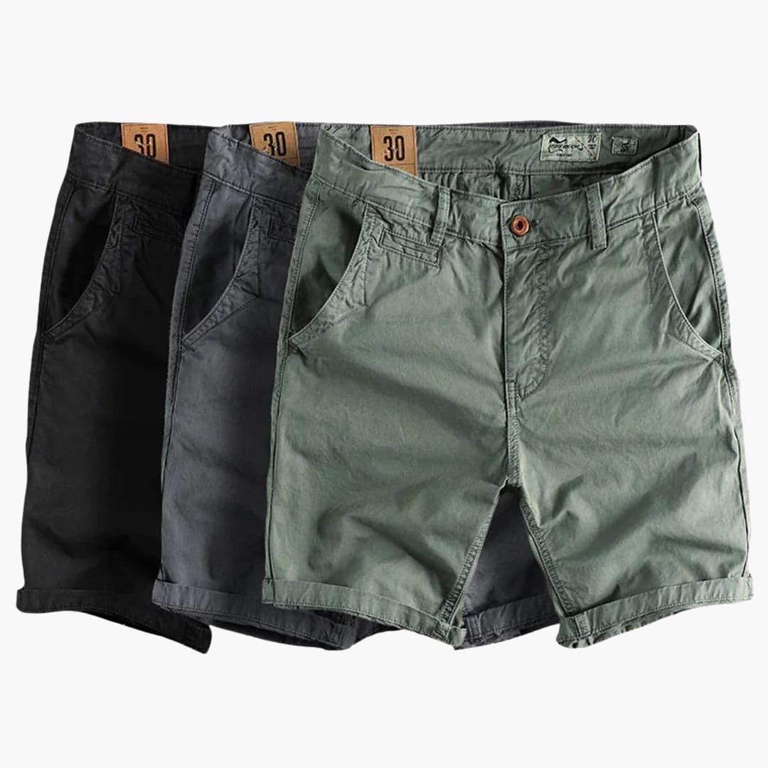 Short homme en tissu léger d'été avec poches et fermeture à bouton