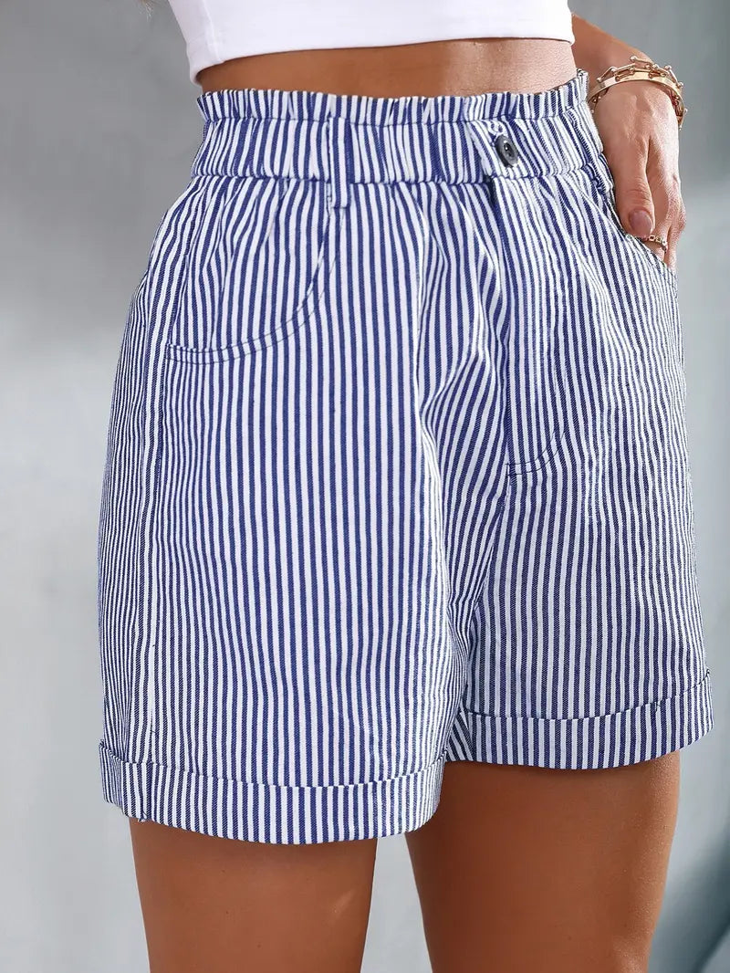 Short rayé à poches obliques