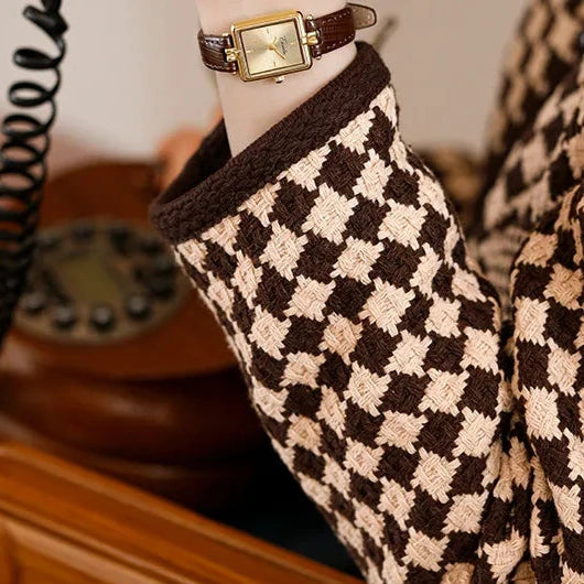 Sienna - Elegant Quartz Watch with Gold Dial