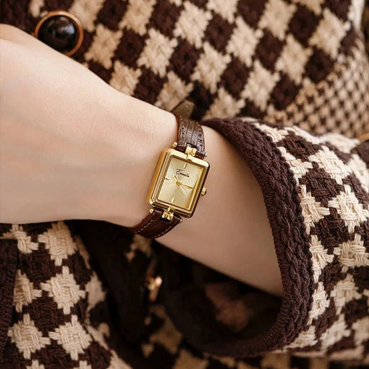 Sienna - Elegant Quartz Watch with Gold Dial