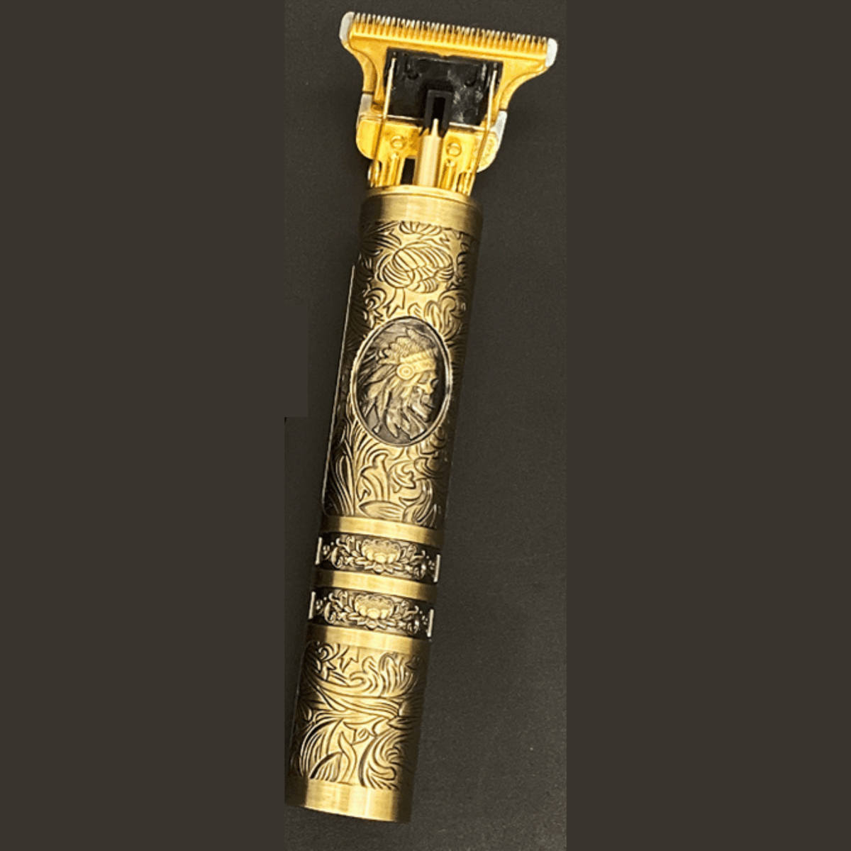 SKULLTRIM – Vintage beard trimmer with battery and precise cut for beard and hair