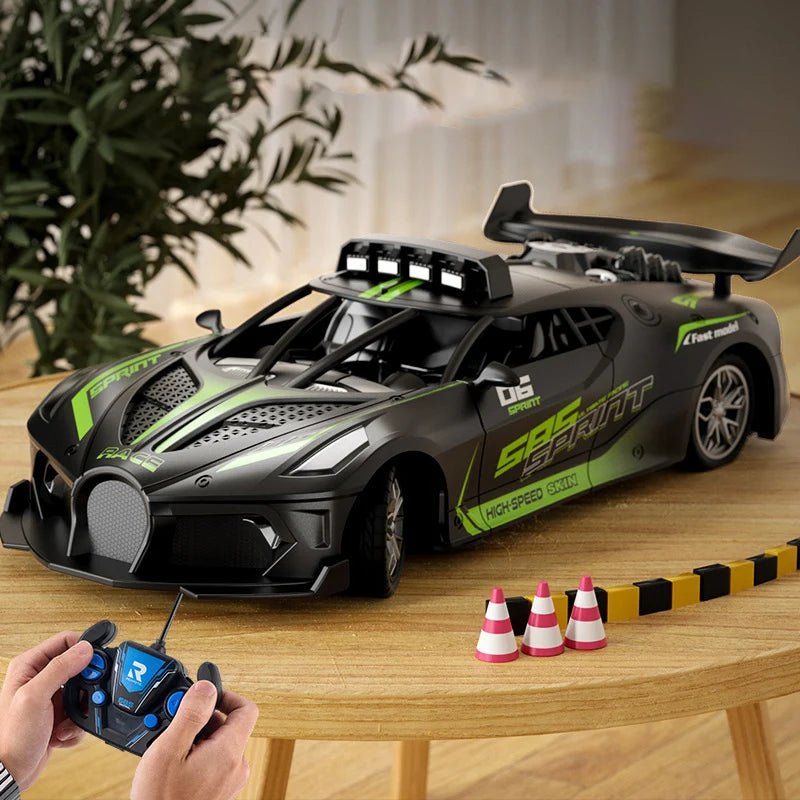 SPEEDCUB – Child-safe 1:18 RC drift car with robust design