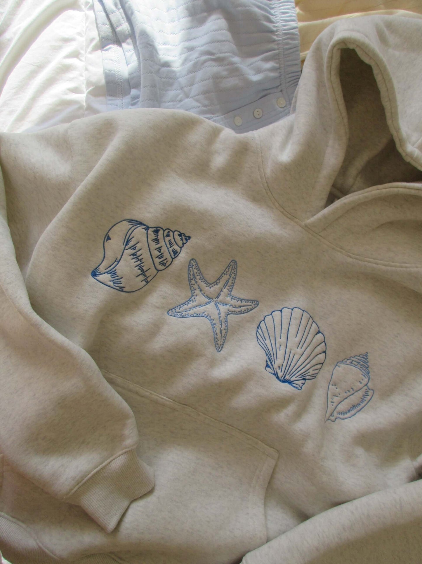 Sweat à capuche pour femme à imprimé coquillages