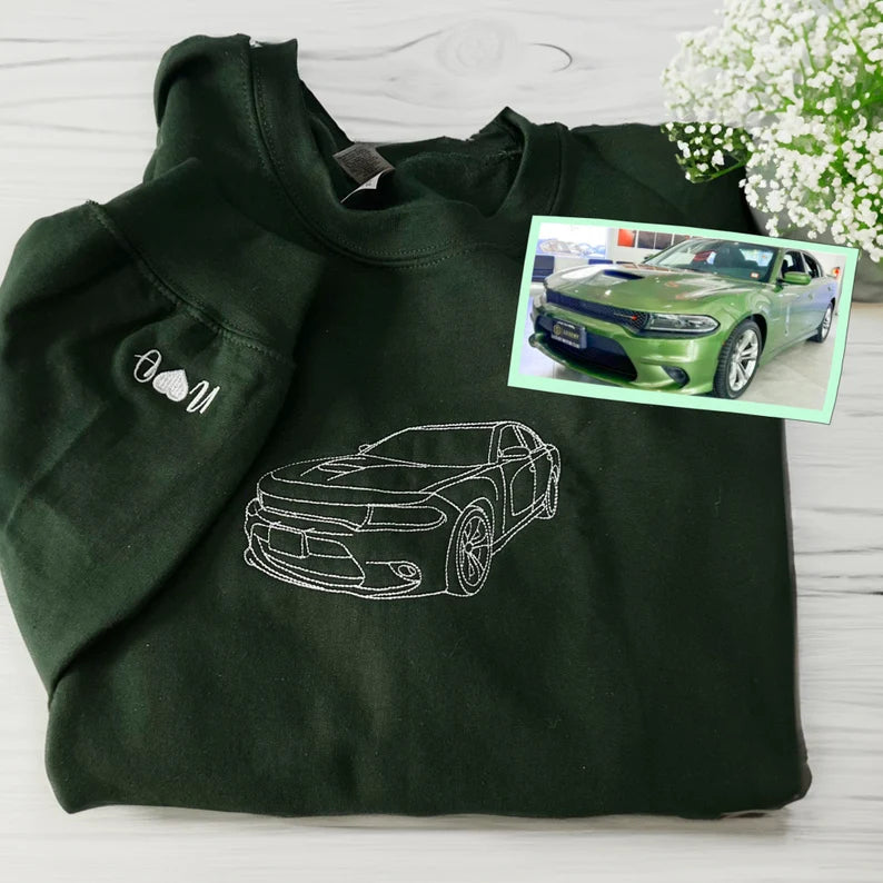 Sweat-shirt à capuche avec voiture brodée