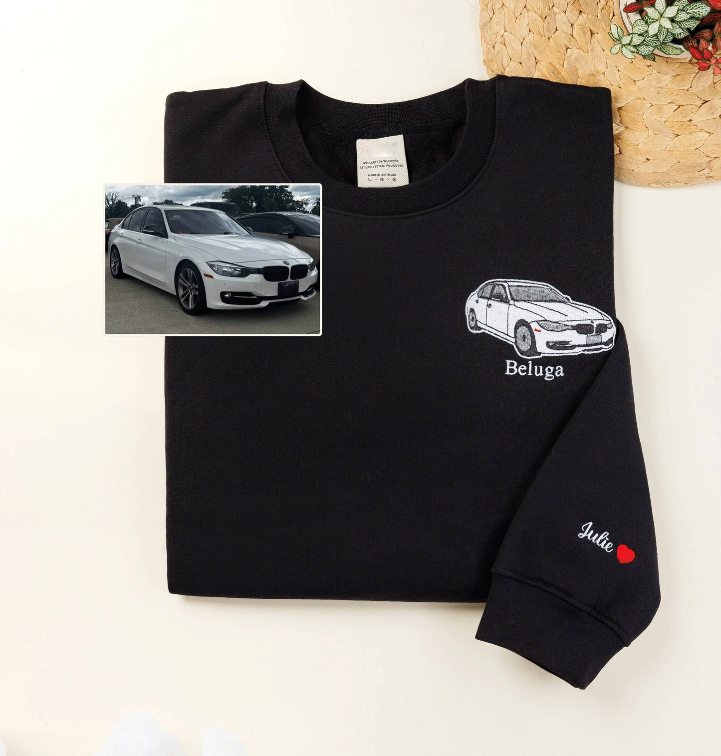Sweat-shirt à capuche avec voiture brodée