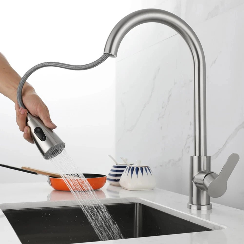 SWIVELUX – Elegant kitchen faucet with pull-out function and 360° rotation