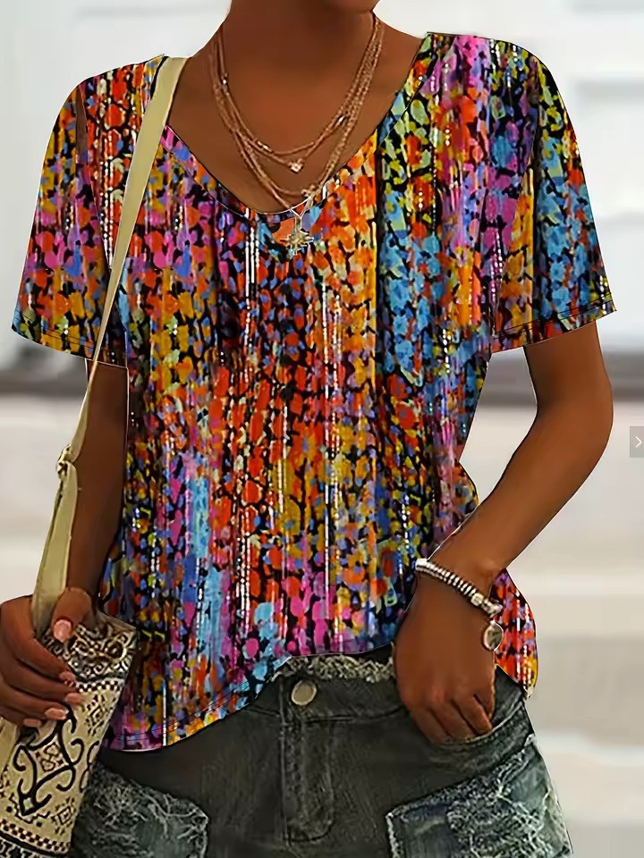 T-shirt doux à col en V avec motif pour femme
