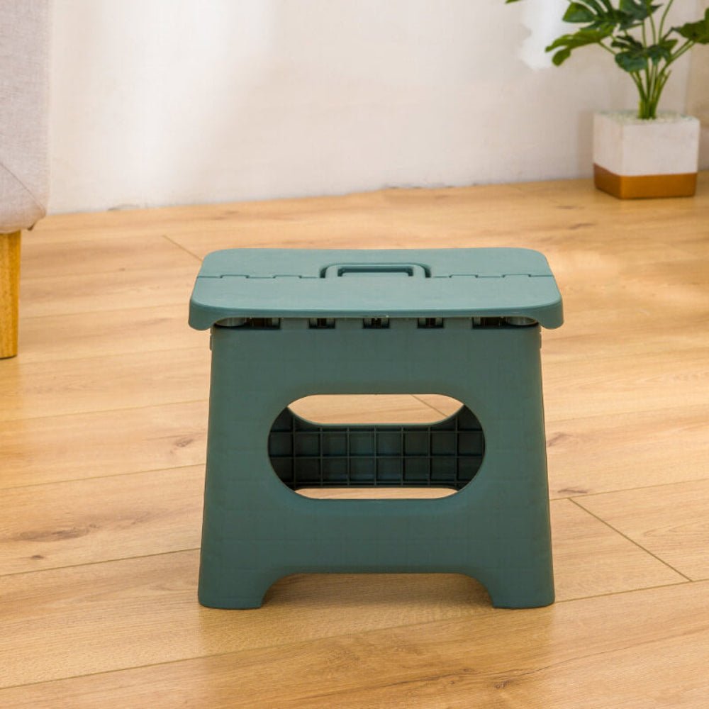 Tabouret pliant portable pour accès sécurisé en usage quotidien