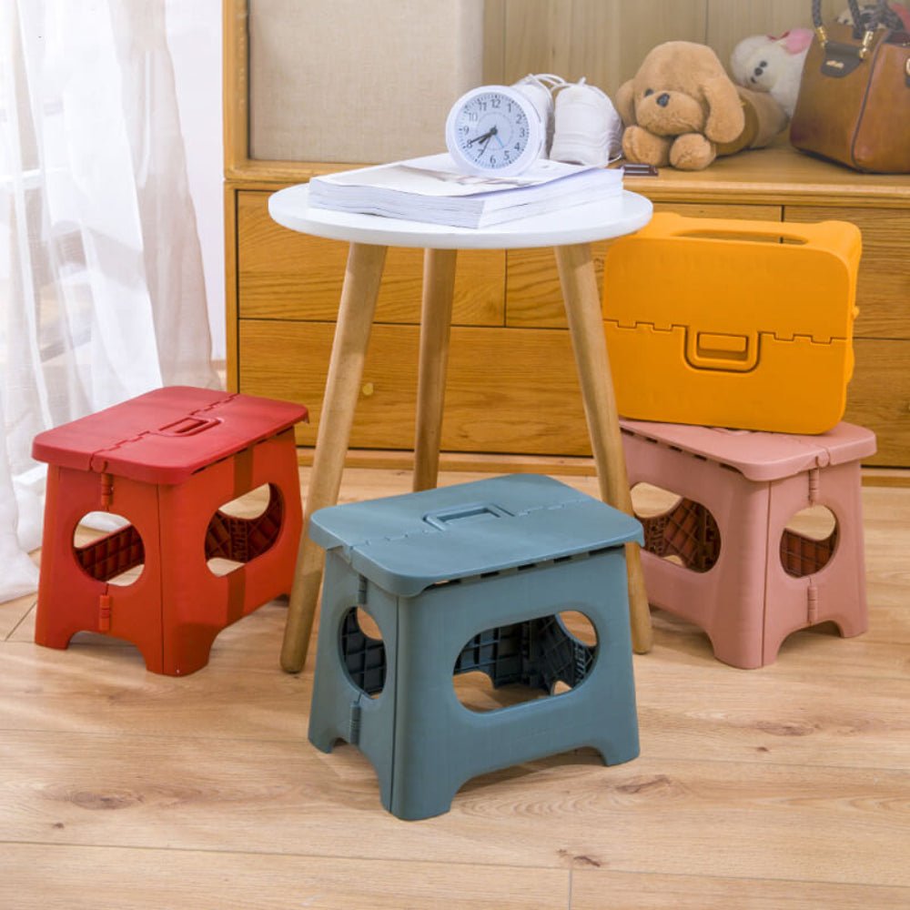 Tabouret pliant portable pour accès sécurisé en usage quotidien