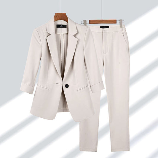 Tailleur deux pièces pour femme avec blazer et pantalon
