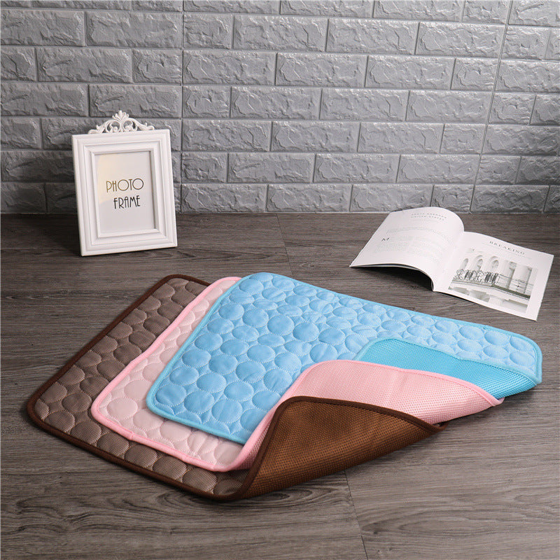 Tapis rafraîchissant pour animaux de compagnie – confort et soulagement pour les journées chaudes
