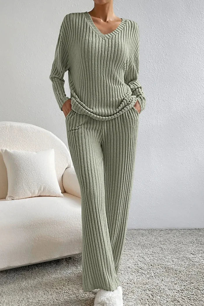 Tenue d'intérieur côtelée pour femme – texture douce et ensemble deux pièces