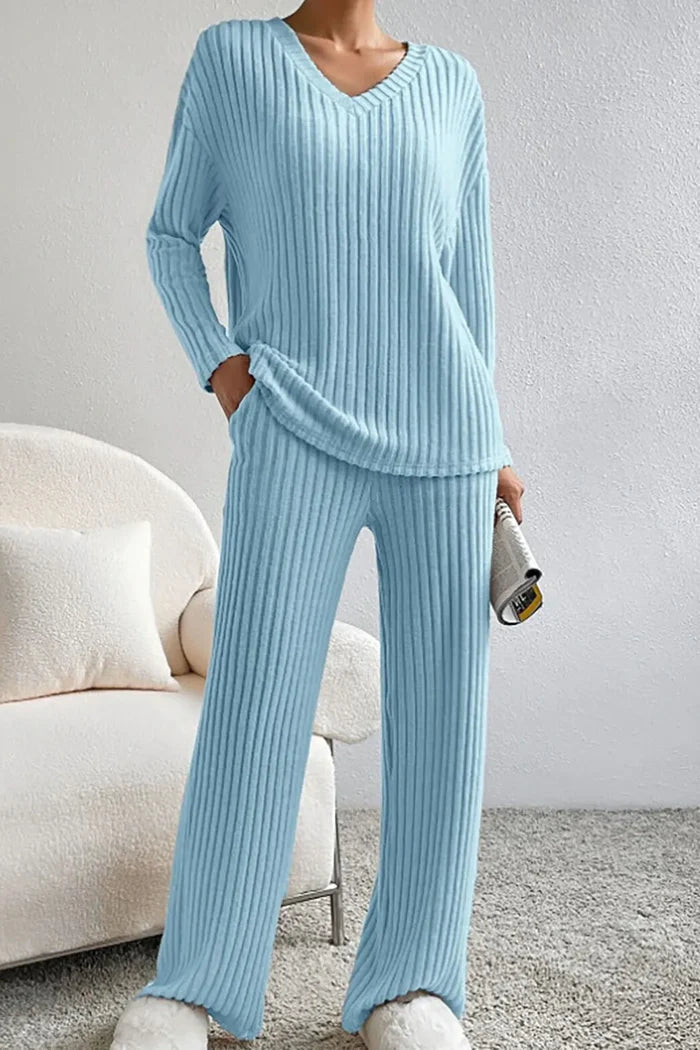 Tenue d'intérieur côtelée pour femme – texture douce et ensemble deux pièces