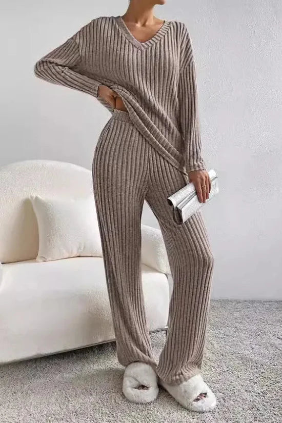 Tenue d'intérieur côtelée pour femme – texture douce et ensemble deux pièces