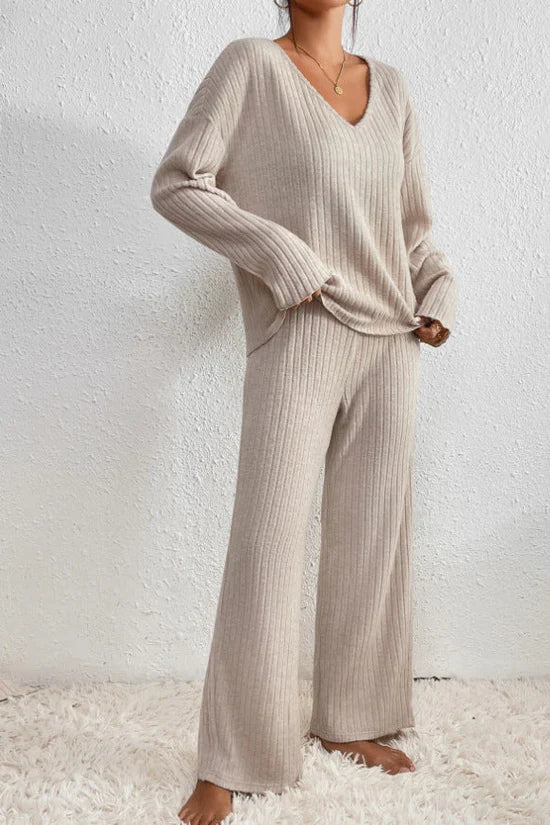 Tenue d'intérieur côtelée pour femme – texture douce et ensemble deux pièces
