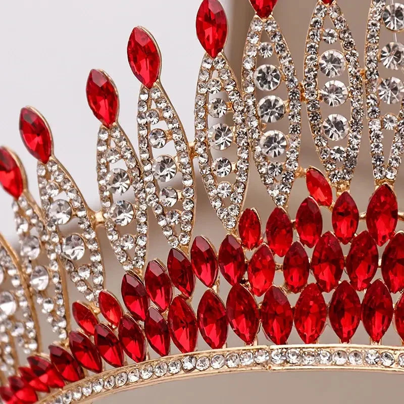 Tiare en cristal ornée de strass