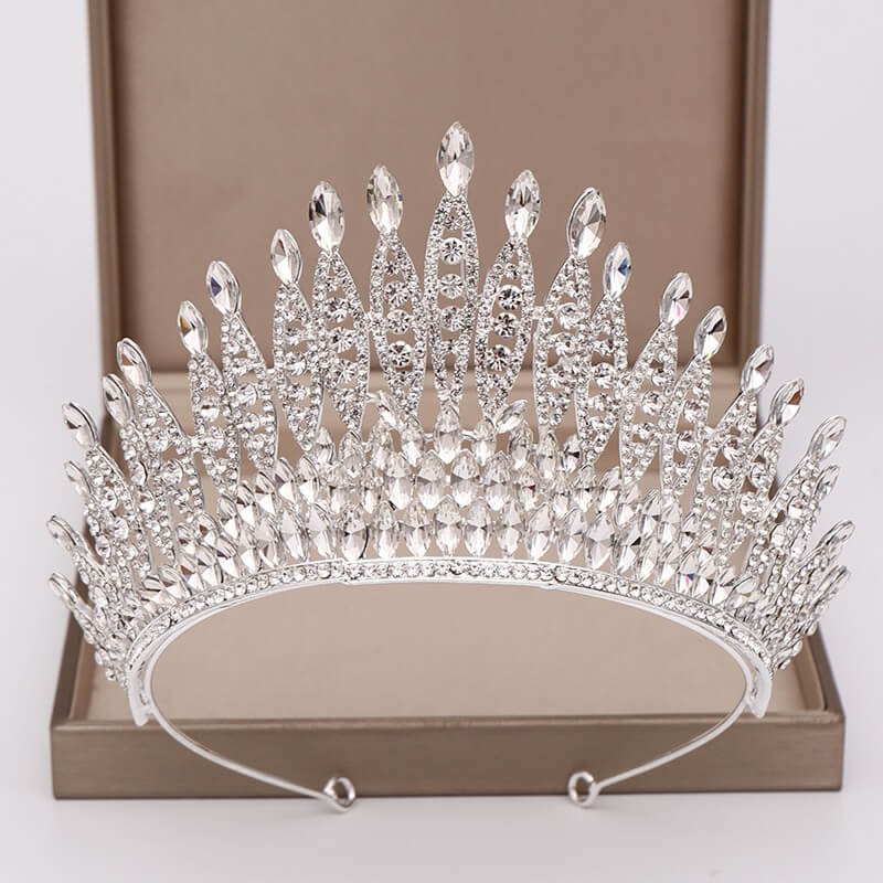 Tiare en cristal ornée de strass